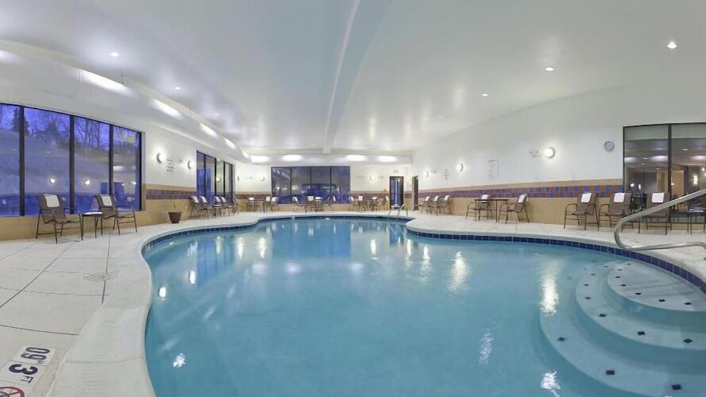 Holiday Inn Express Hotel Suites Zanesville North 32/66