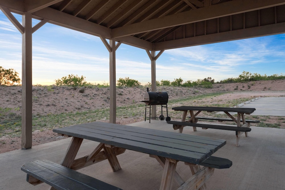 Eagles Den Suites Big Spring a Travelodge by Wyndham 14/34