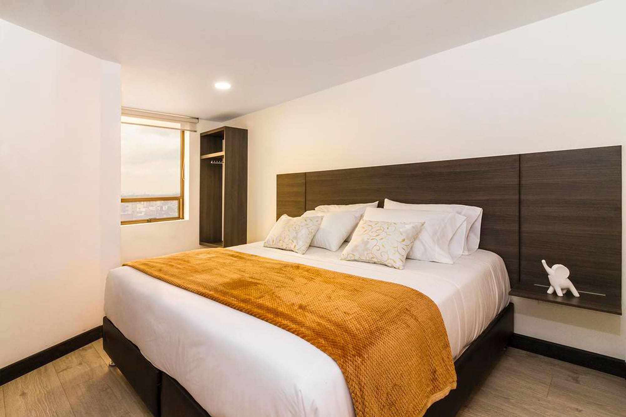 STANDARD, DOUBLE BED