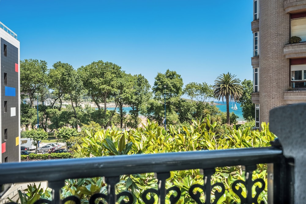 Las Brisas Hotel 43/50