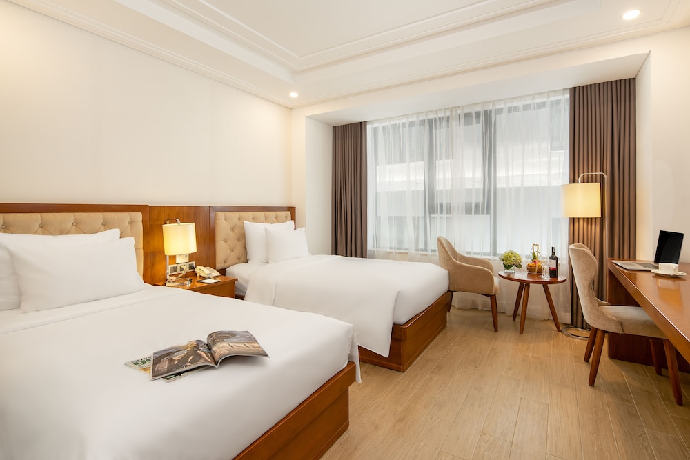 DELUXE, TWIN BEDS