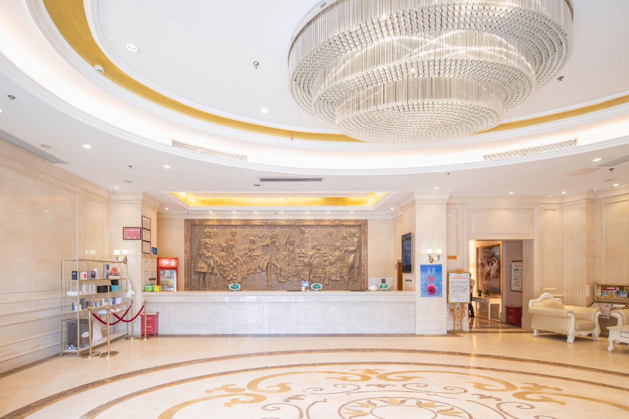 Vienna Hotel (Lingshui Center) 8/47