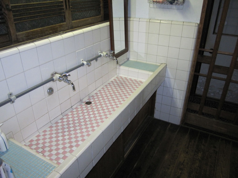Taito Ryokan 42/43