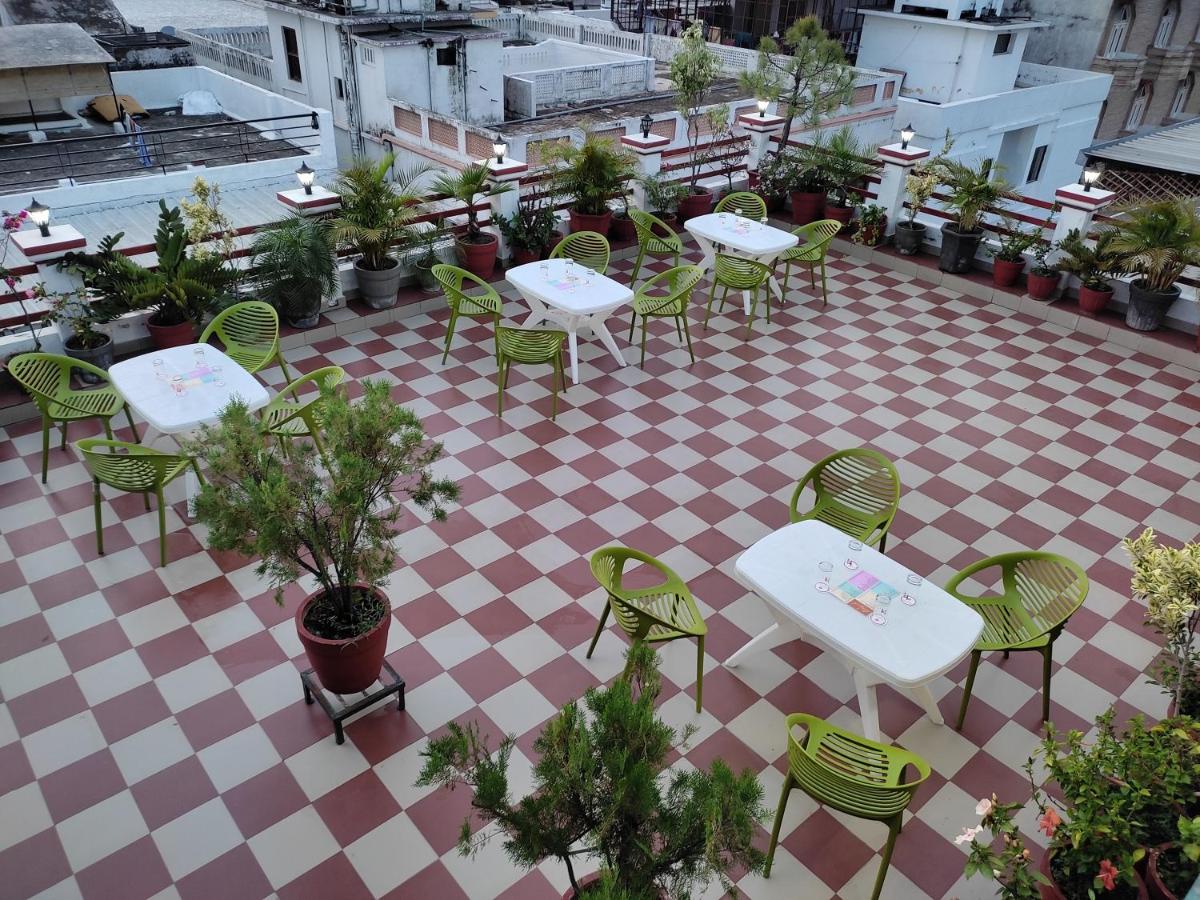 HOTEL KRISHNA JI 62/67