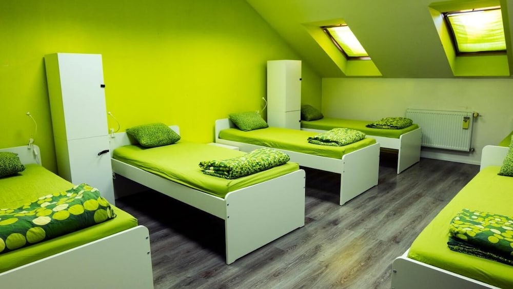 Nitra Glycerin Hostel 24/35