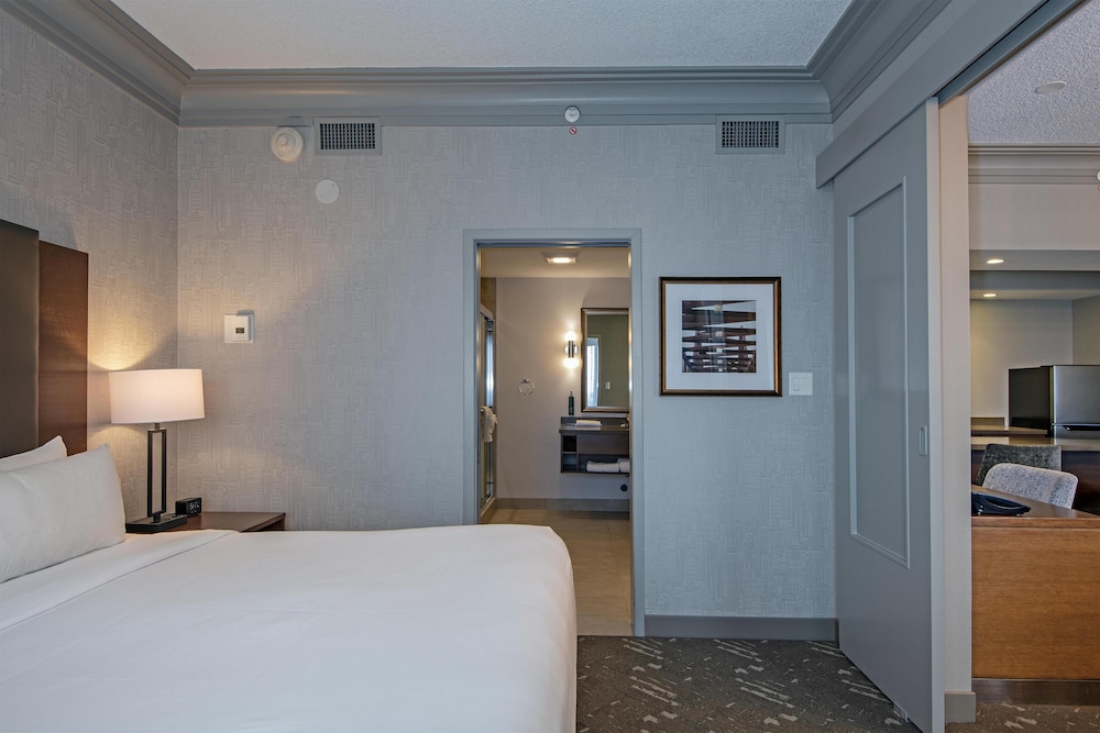 Hospitality, Suite, King Bed, Sofa