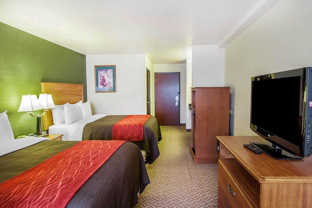 Comfort Inn & Suites Salem 8/31