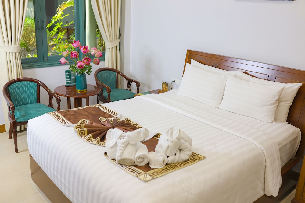 Phuong Nam Resort 11/50