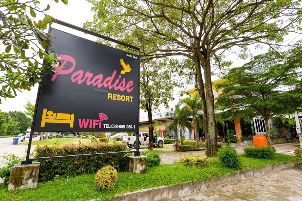 Paradise Resort 3/37