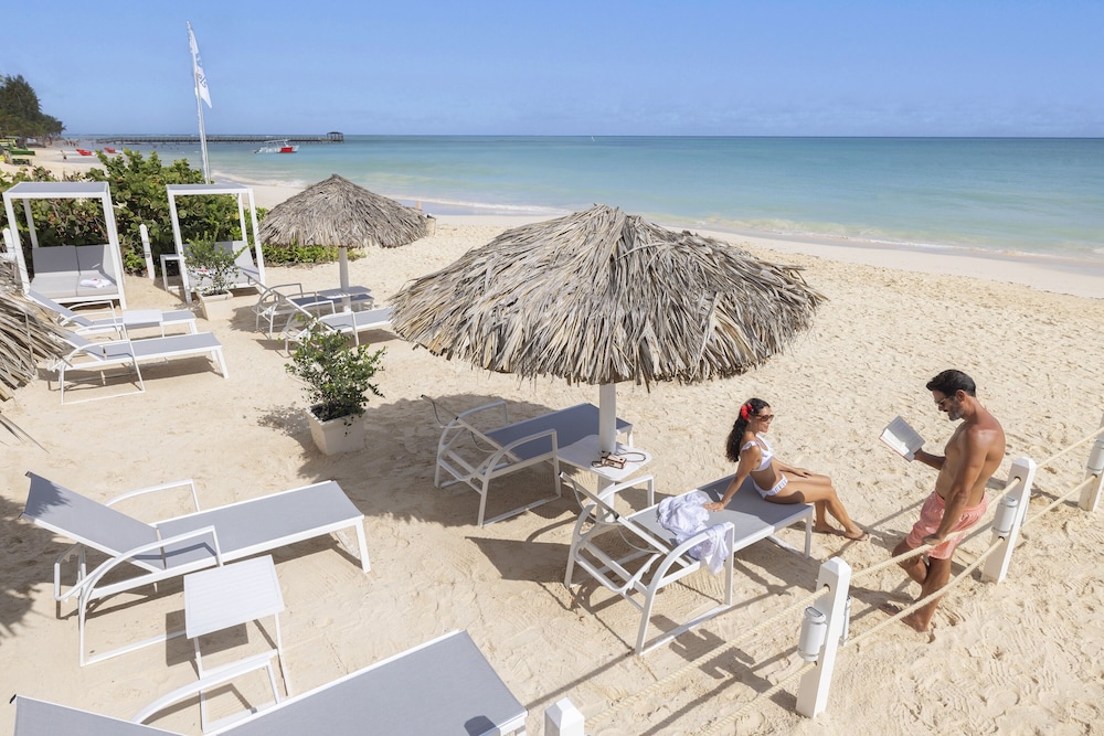 HM Bavaro Beach Adults Only 40/51