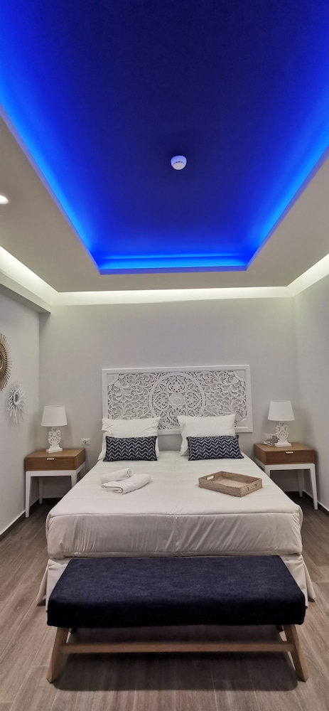 Junior Suite, Studio, Double Bed, Partial Sea View, Sofa, Terrace، Villaggio Boutique Hotel Hersonissos - Adults Only 5/7