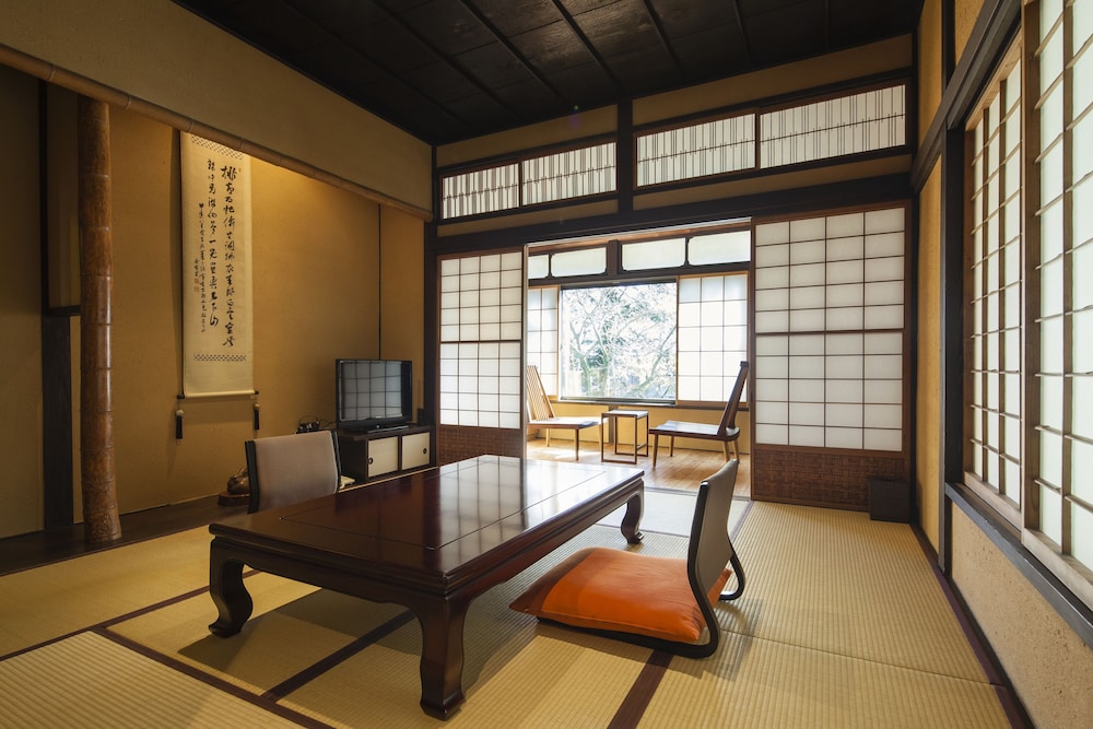 Matsuzakaya Honten 45/62