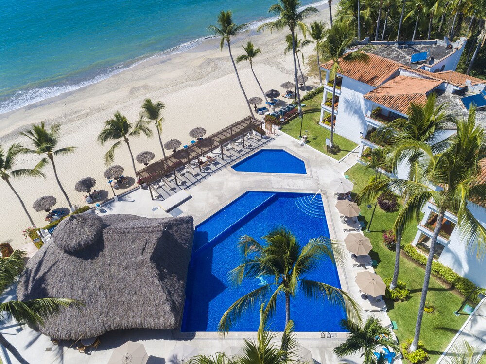 Vista Vallarta All Suites on the Beach 9/75