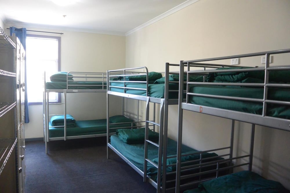 Elizabeth Hostel 4/62