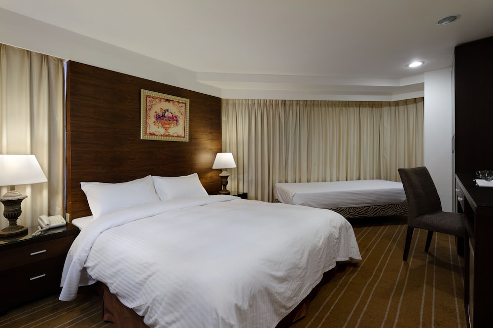 Nei Jiang Hotel 8/38