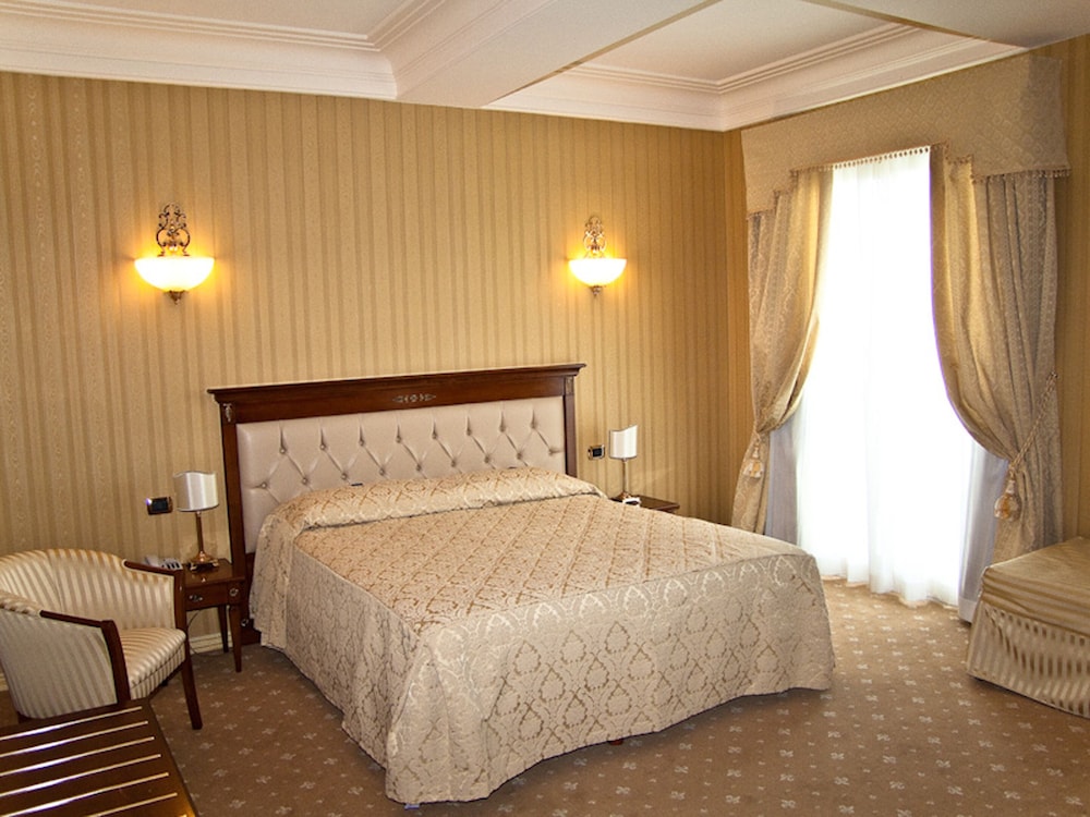 COMFORT, DOUBLE BED