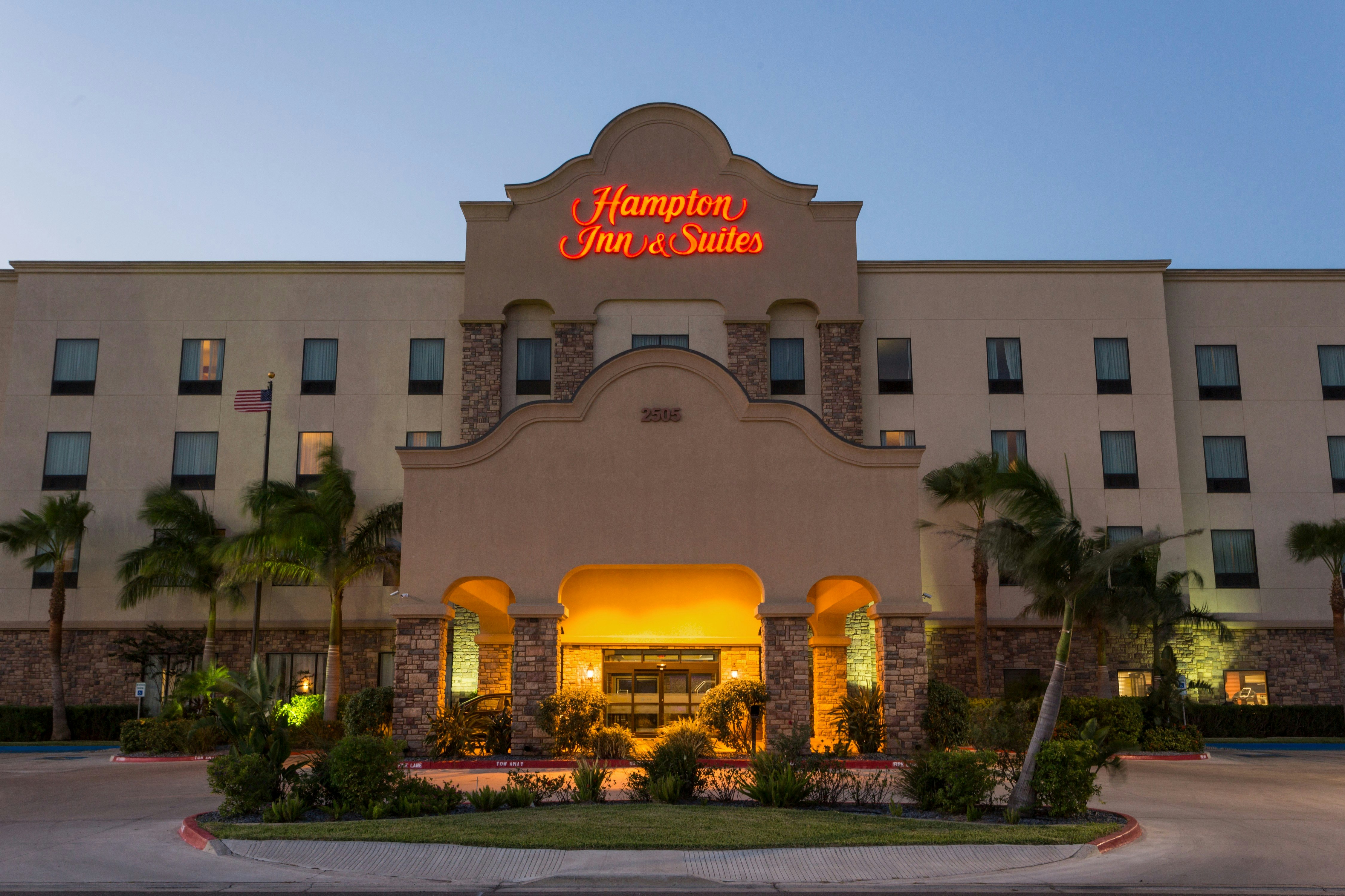 Hampton Inn & Suites Mission 2/54