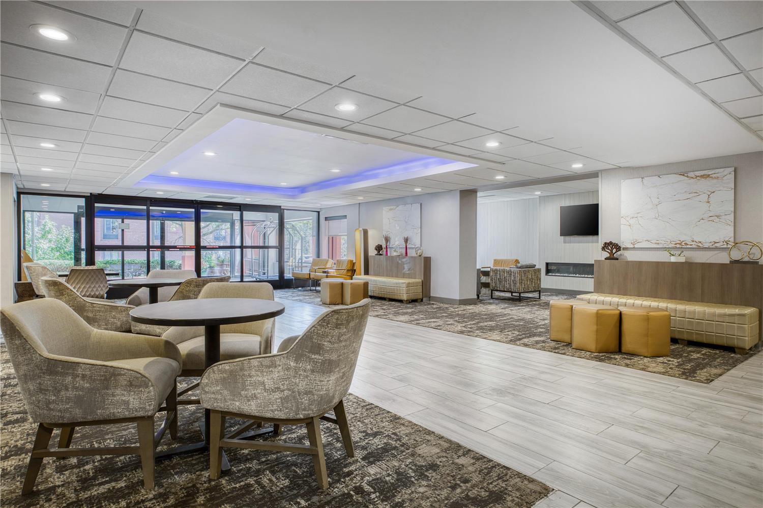 Surestay Plus Hotel By Best Western Chicago Lombard 13/36