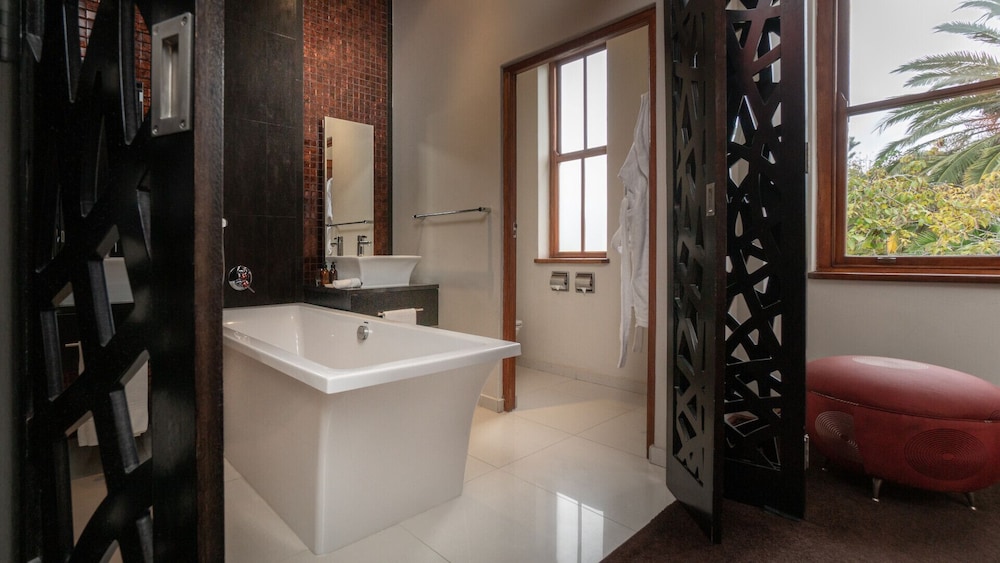 Nova Constantia Boutique Residence 66/70