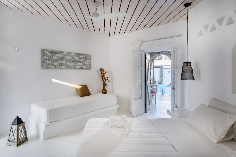 Zefi Hotel & Suites 31/75