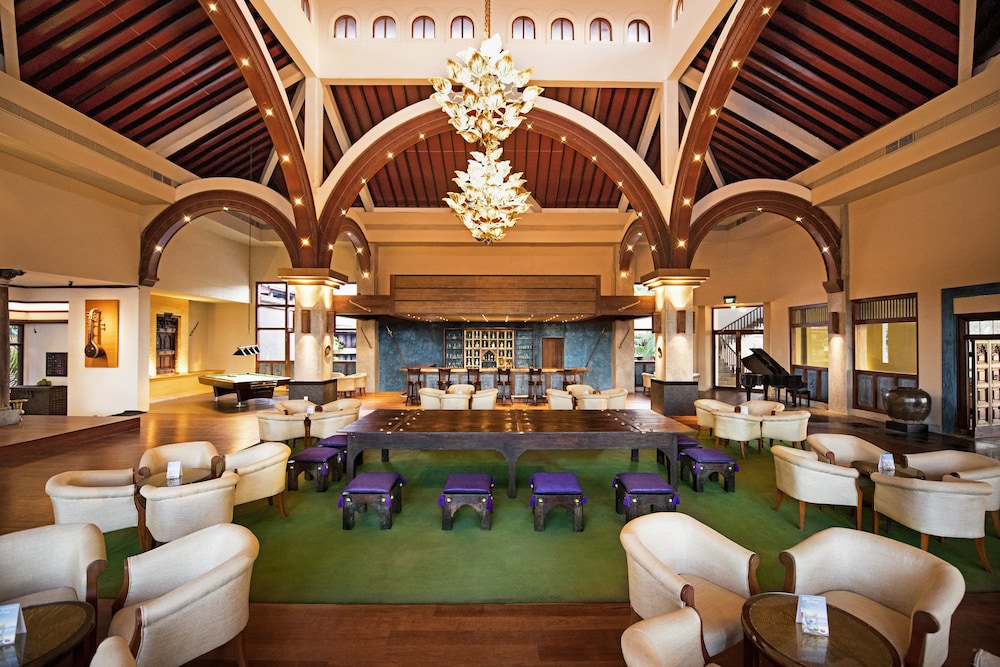 Lobby at Royal Palms Beach Hotel, WADDUWA