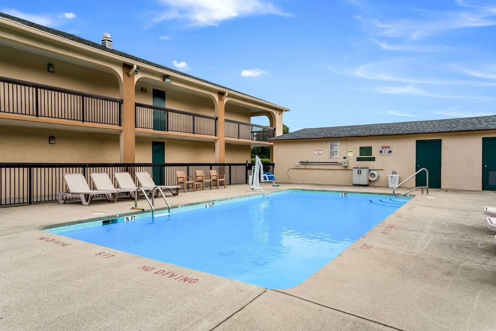 Quality Inn Battleboro - Rocky Mount 1/38