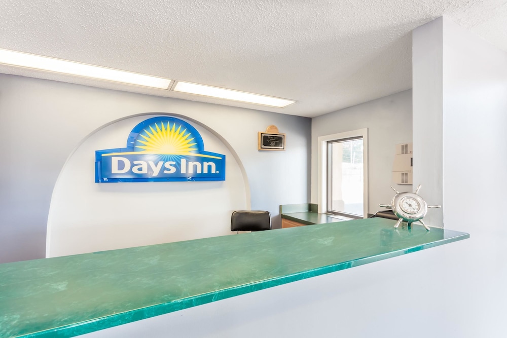 Days Inn by Wyndham Clinton 4/18