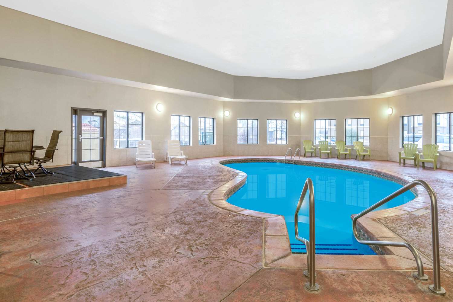 La Quinta Inn & Suites by Wyndham Oklahoma City -Yukon 13/22