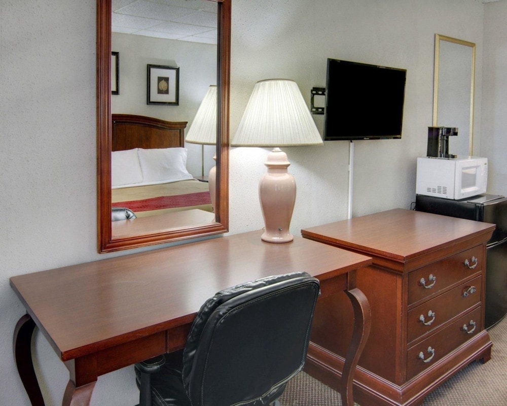 Rodeway Inn Conference Center El Dorado 30/31