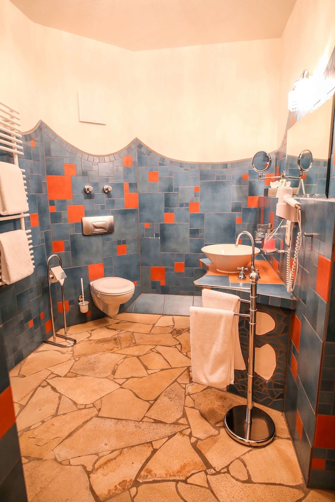 Backstage Hotel 25/31