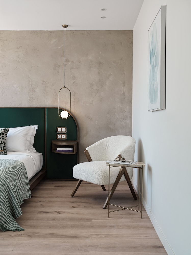 The Lekka Hotel 12/49