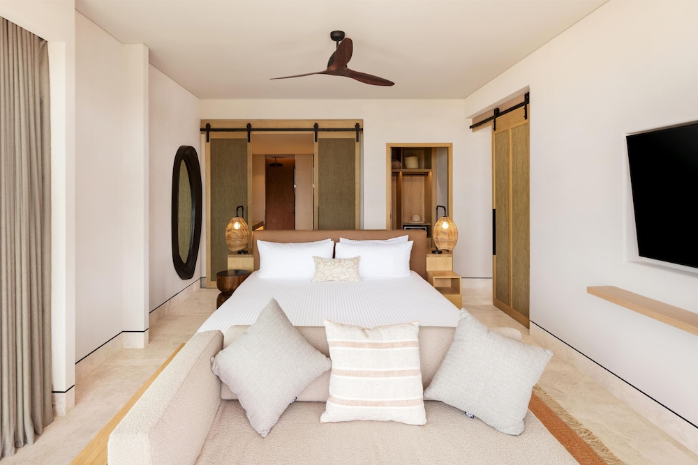 1 Bedroom, Prime, Suite, King Bed, Ocean Front