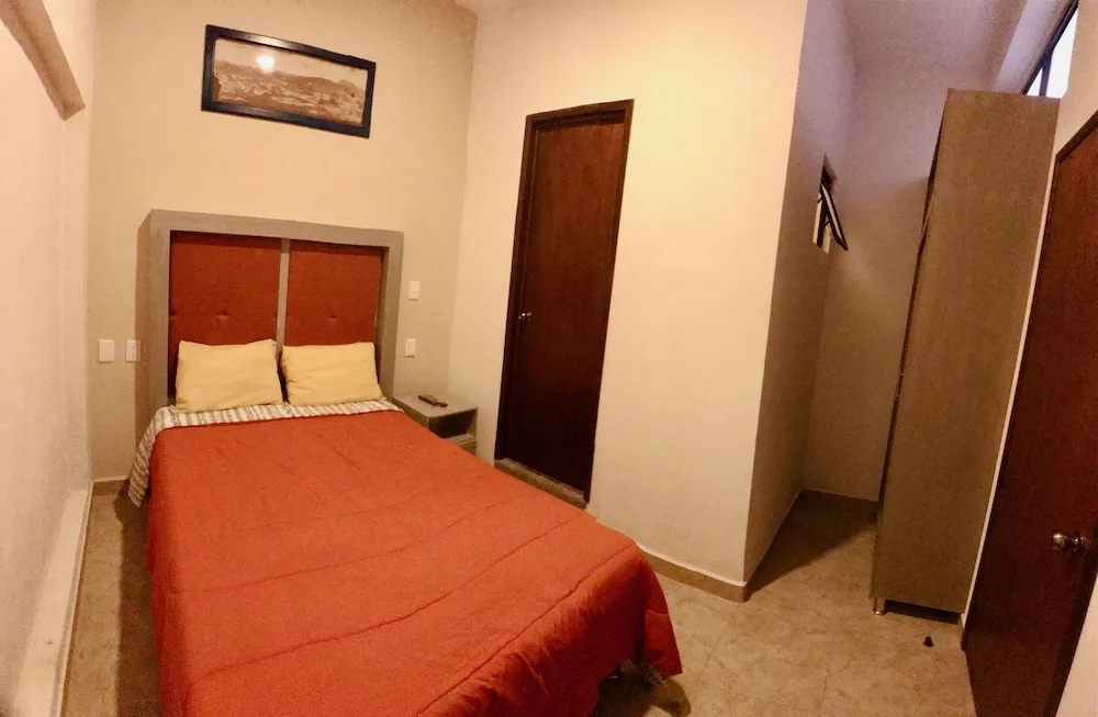 Hotel Casa Autora 40 9/24