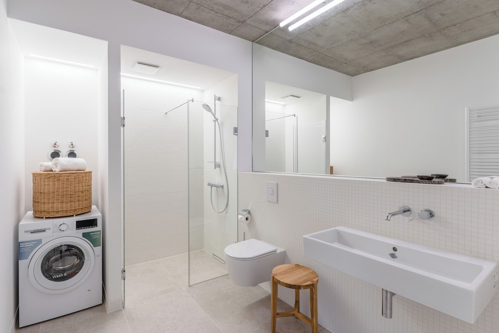 Loft 80, Apartment, King Bed, Garden View