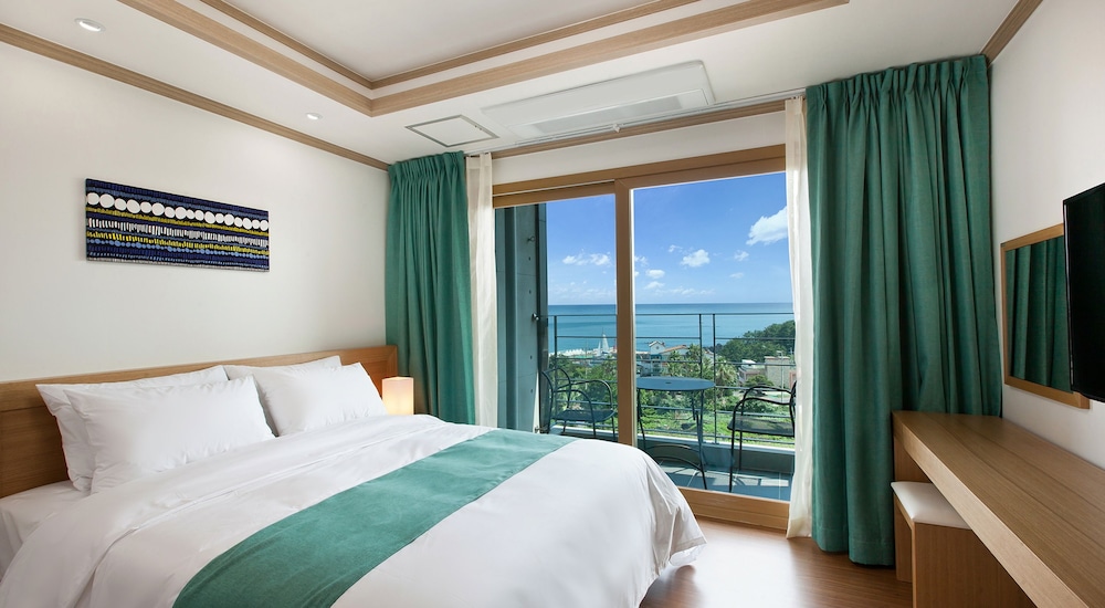 Familia Hotel Jeju 19/61