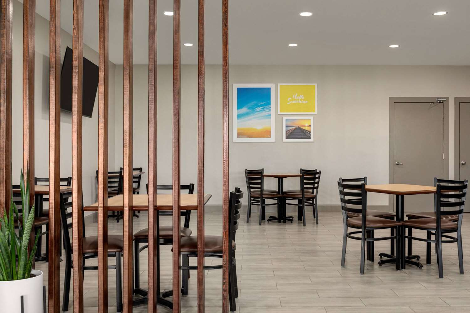 Days Inn by Wyndham Emporia 14/16