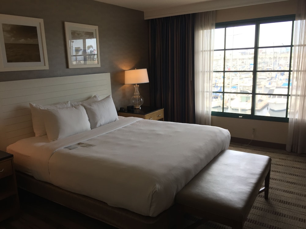 DOUBLETREE BY HILTON SAN PEDRO - PORT OF LOS ANGELES 14/65