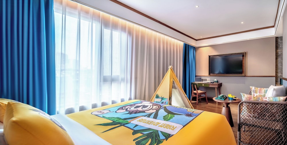 Nostalgia S Hotel (Kunming North Huancheng Road Railway Station) 42/50