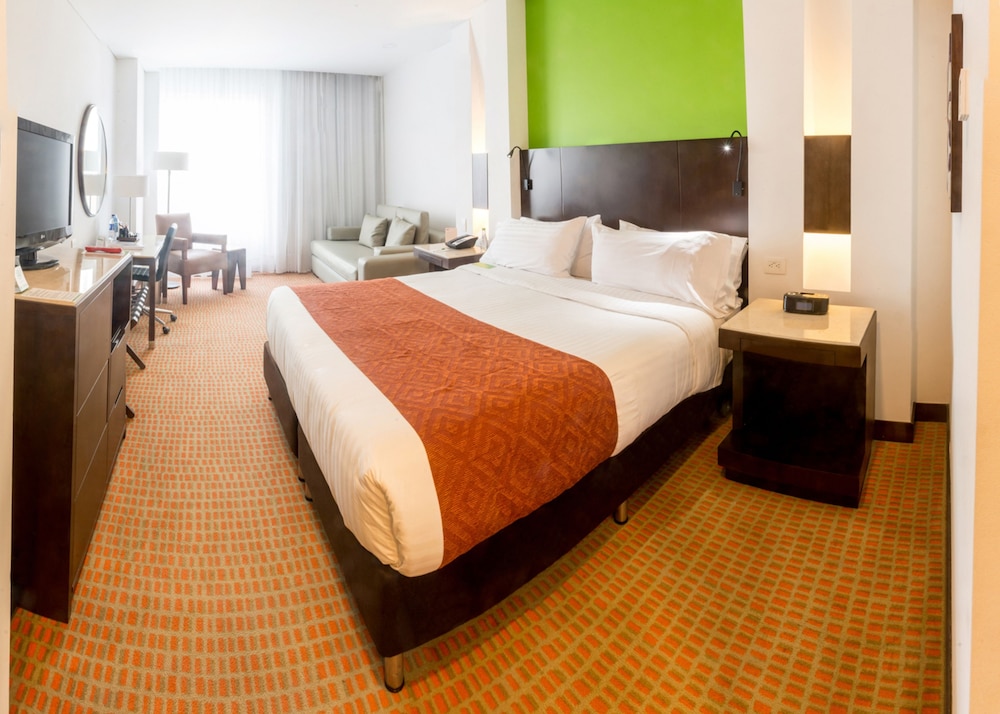 Holiday Inn Bogota Airport 20/75