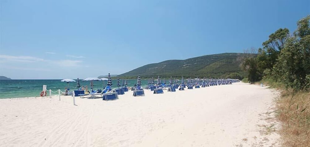 Hotel Baia di Conte 66/67
