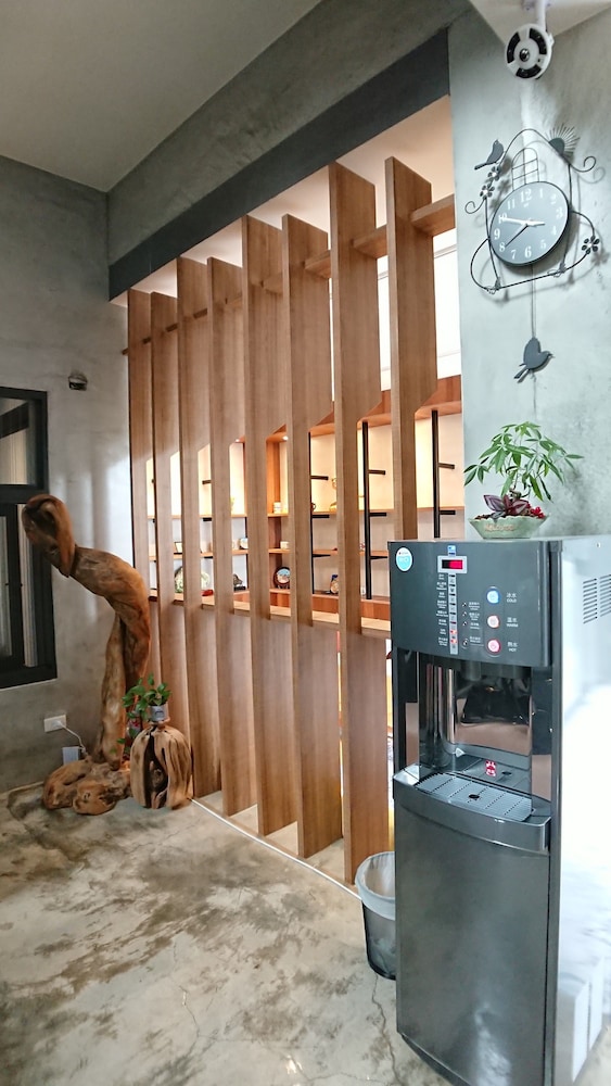 Tree House 2/50