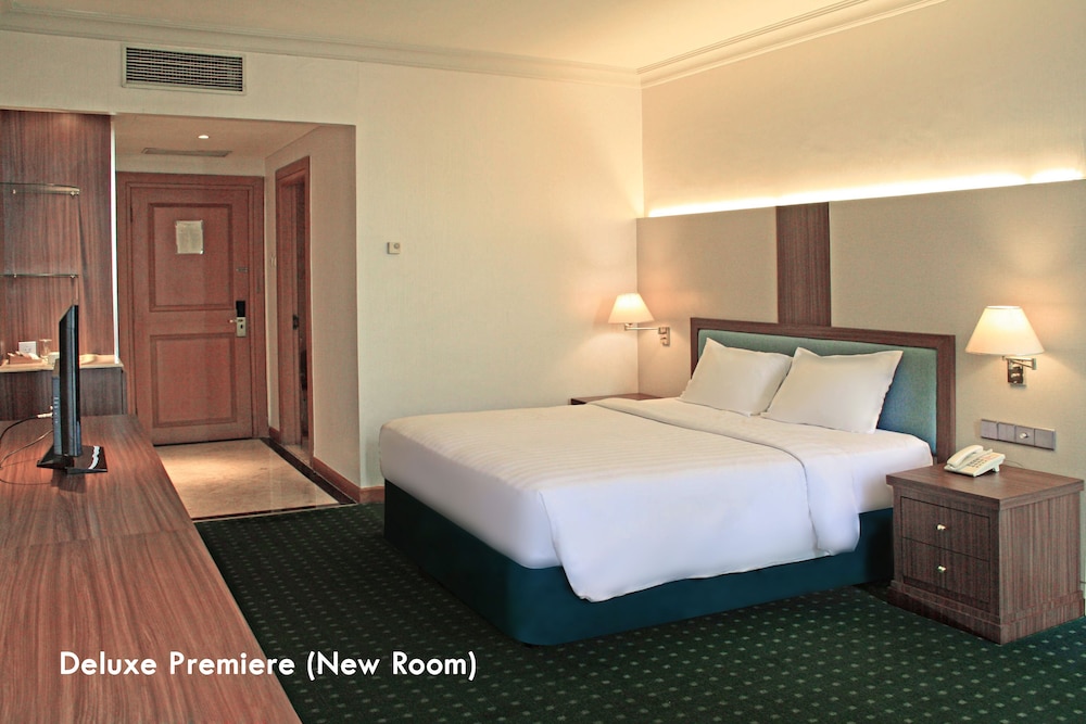 TUNJUNGAN HOTEL 27/73
