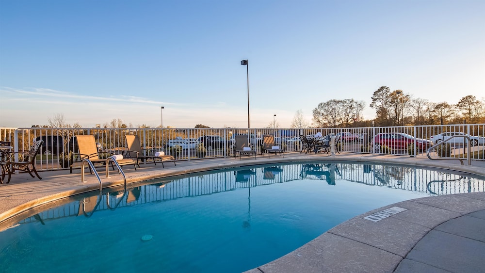 Best Western Dothan Inn & Suites 18/26