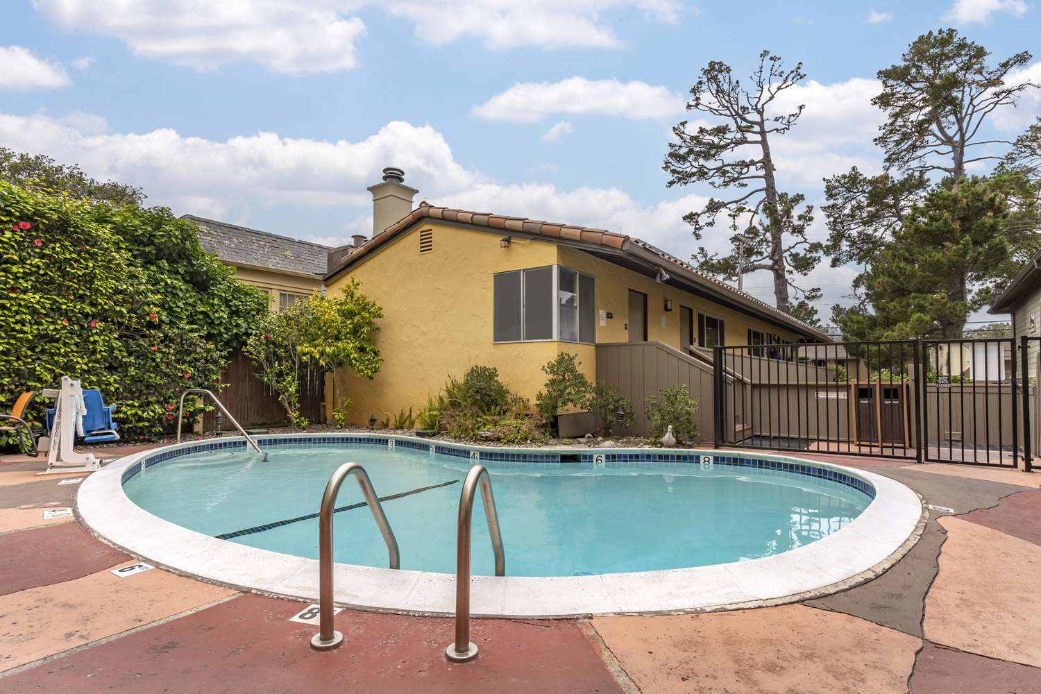 Best Western Carmel S Town House Lodge 38/40