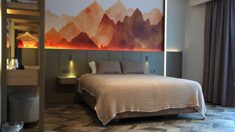 COUPLE ROOM LAND VIEW