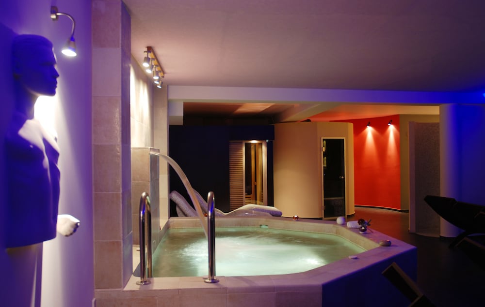 Tsamis Zante Suites 57/86
