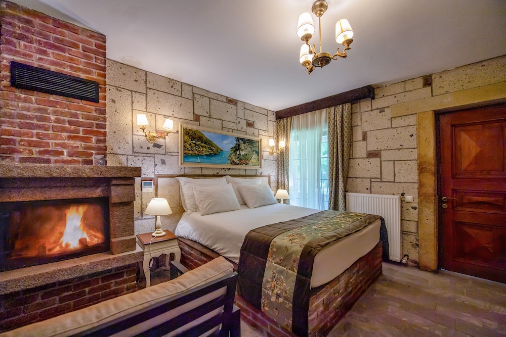 WINEPORT LODGE AGVA 35/84