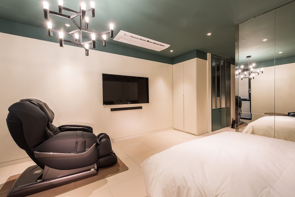 Hotel Stendhal 34/72