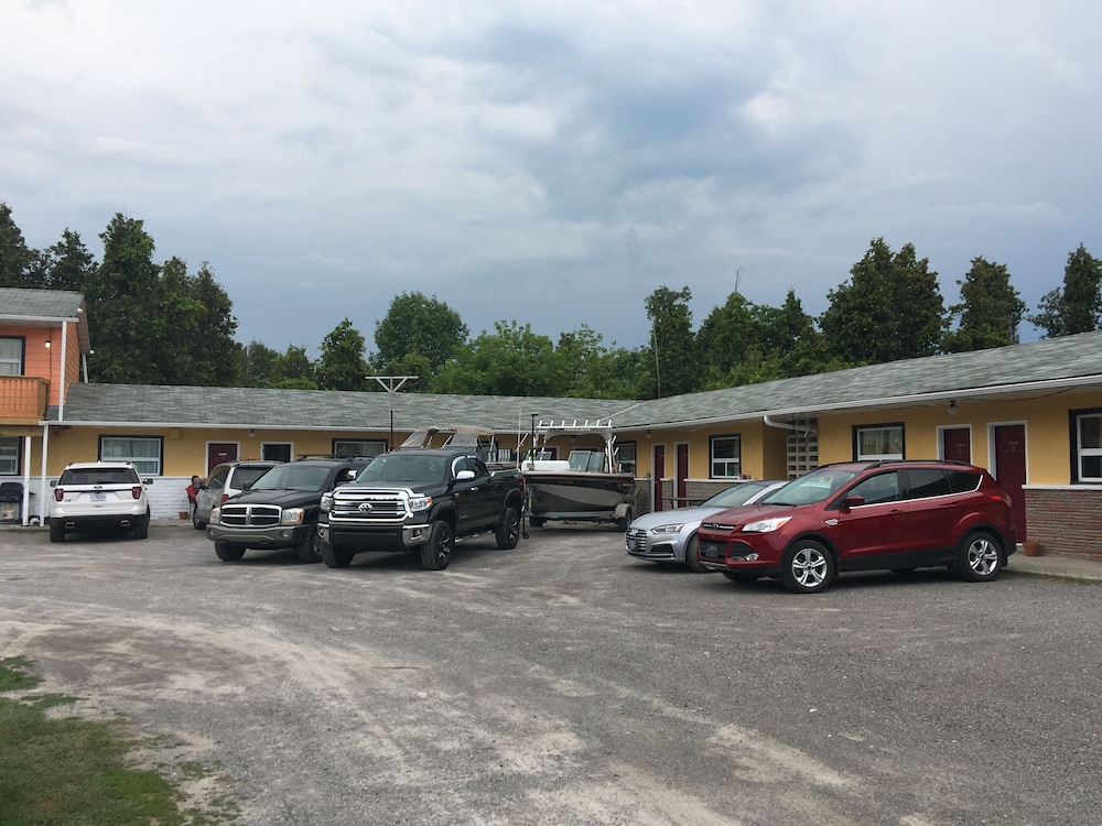 Knights Inn Cobourg 31/47