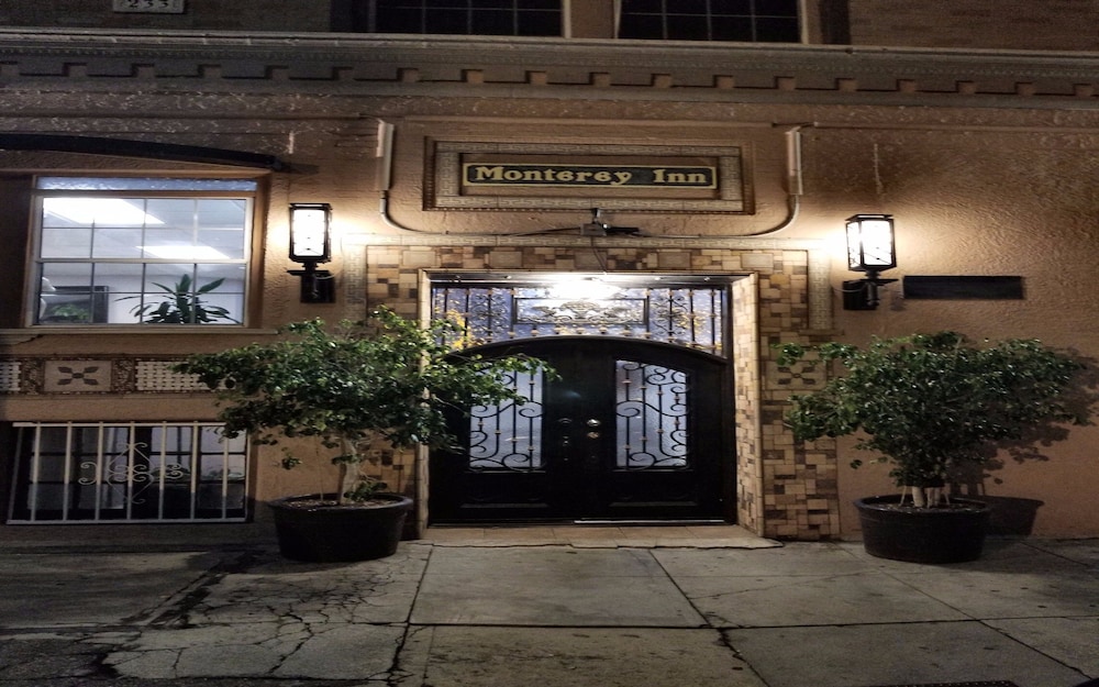 Monterey Inn Hotel 1/50